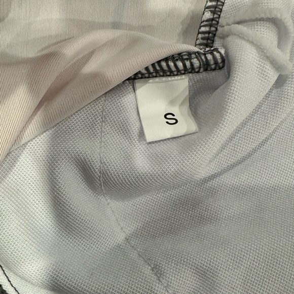 Women’s Floral Print one-piece, NWOT! - Picture 3 of 5